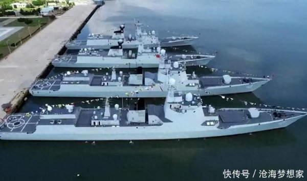 配股宝 中国巨舰停泊照上热搜，一字排开“屁股”靠岸，这姿势有何讲究？