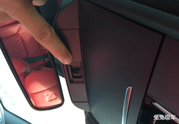 华盈策略 别小看你车里的摄像头, 它正在偷偷收集你的数据! 3厘米法则正在改变驾驶